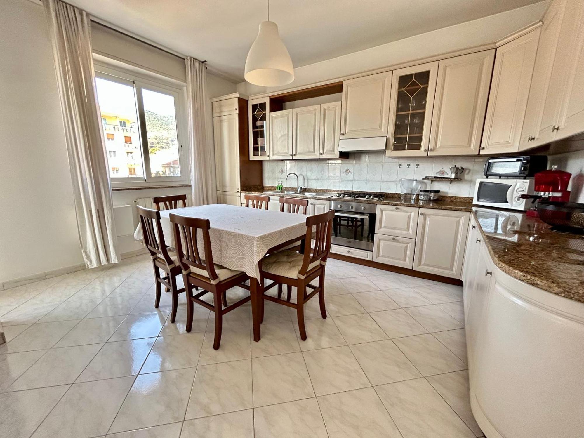 Lmhouse Apartment Arma di Taggia Luaran gambar